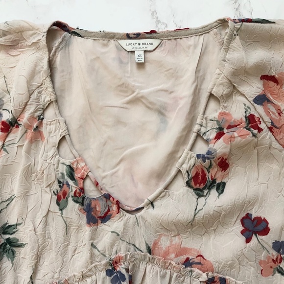 Light brown flower printed top - Picture 4 of 6